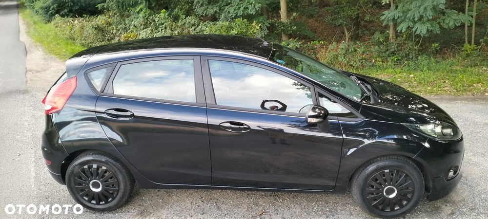Ford Fiesta - 25