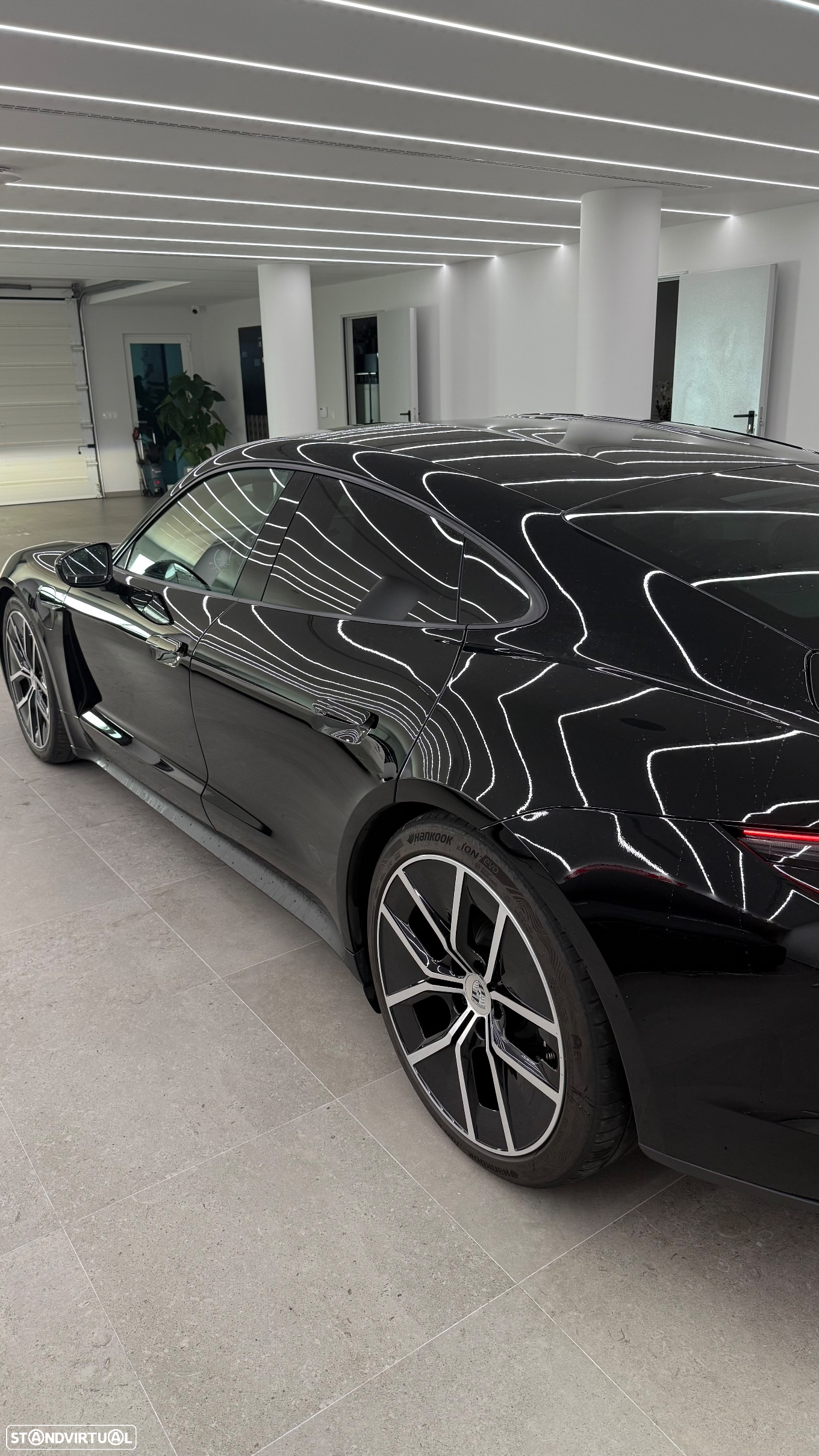Porsche Taycan Standard - 2