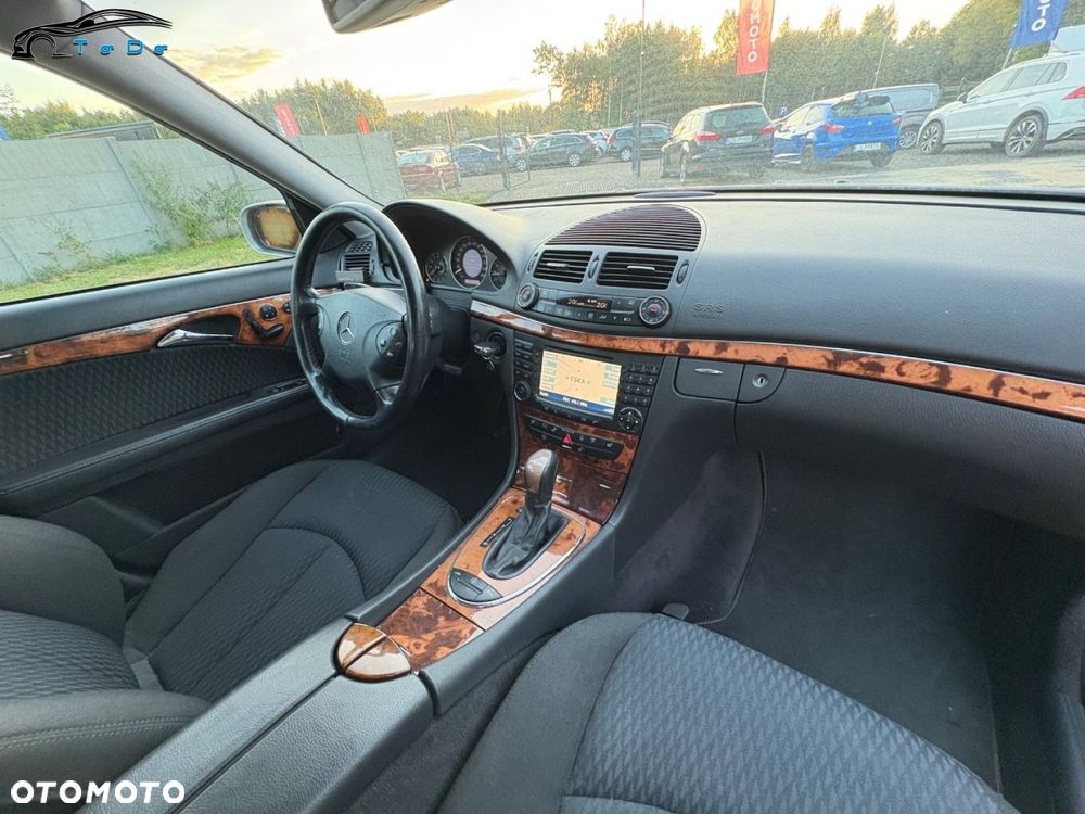 Mercedes-Benz Klasa E 500 4-Matic T Elegance - 31