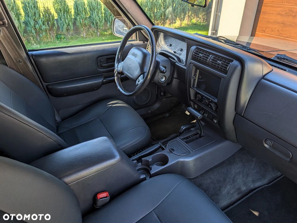 Jeep Cherokee 4.0 - 17