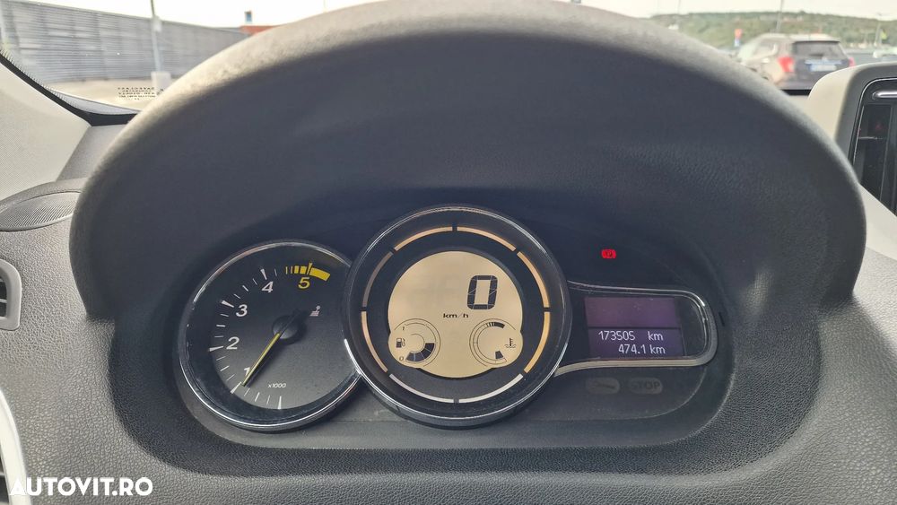 Renault Megane ENERGY dCi 110 Start & Stop LIMITED - 8