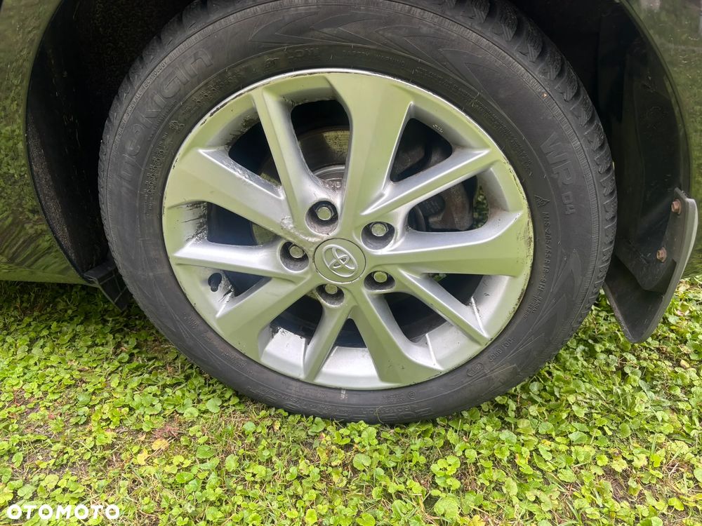 Toyota Auris 1.6 Premium Comfort - 10