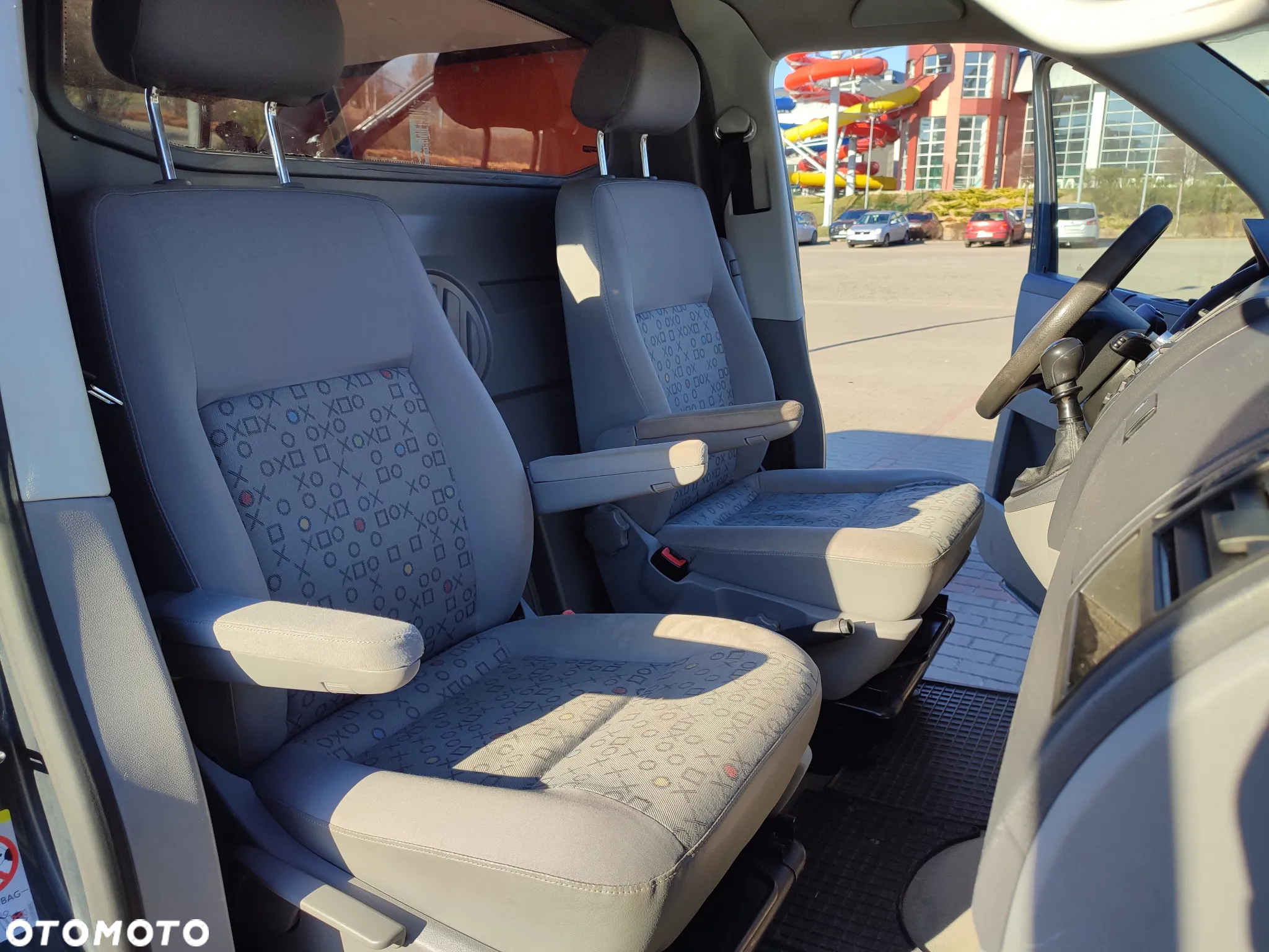 Volkswagen T5 Long L2H1 2.5TDI Klima, Alu, Skrzydełka, Podłokietniki, Po pełnym serwisie - 34