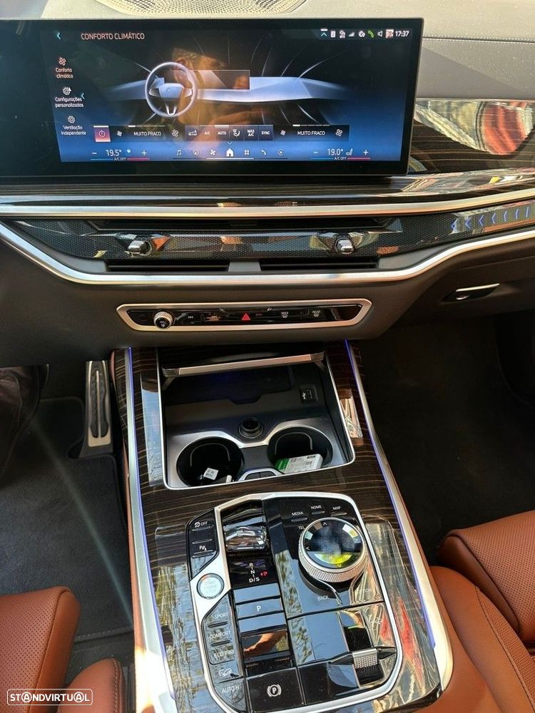 BMW X7 40 d xDrive Pack M Desportivo - 14
