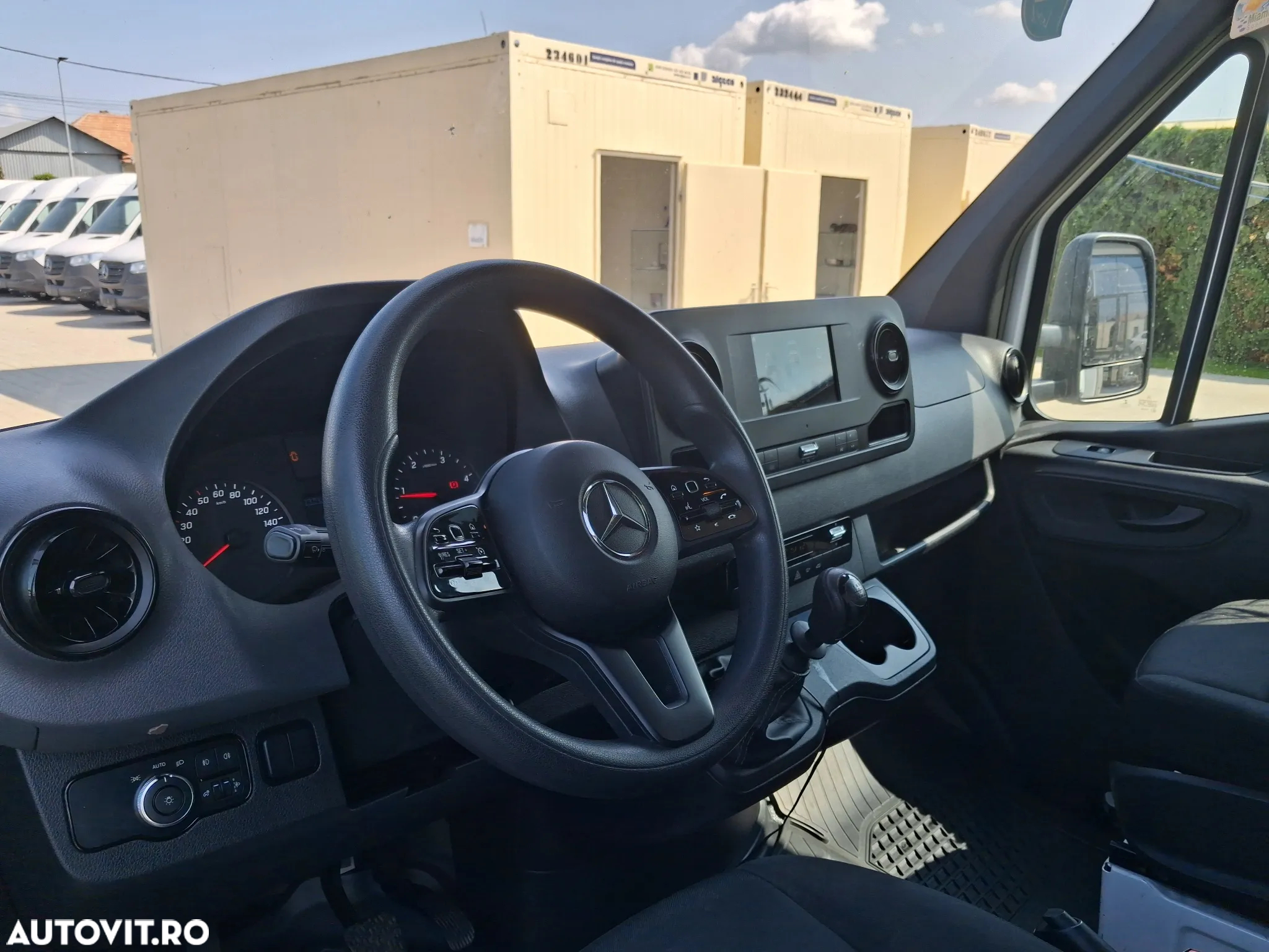 Mercedes-Benz Sprinter - 19