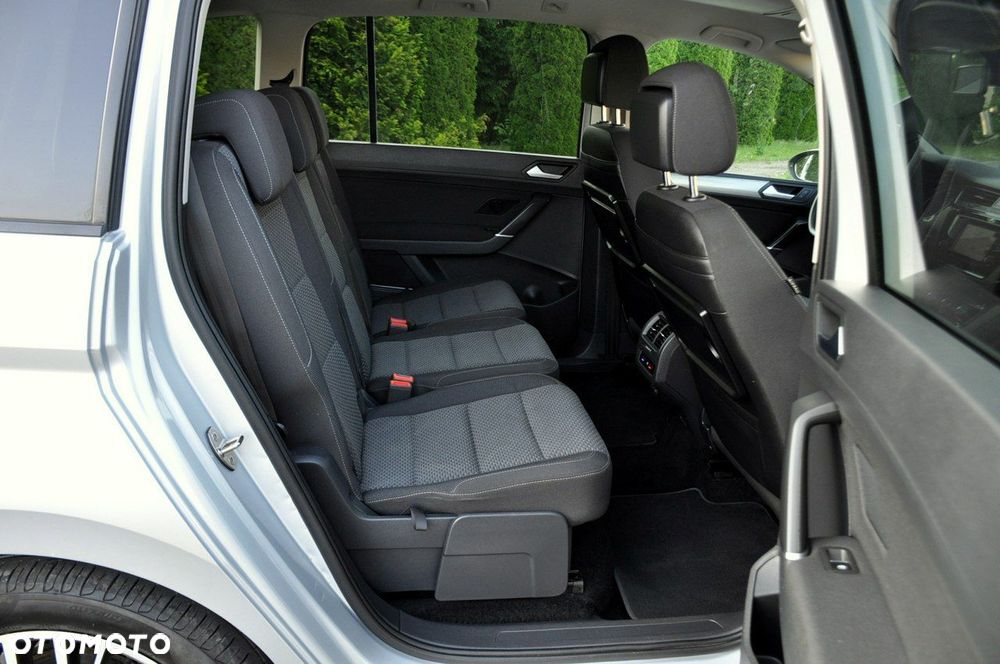 Volkswagen Touran - 19