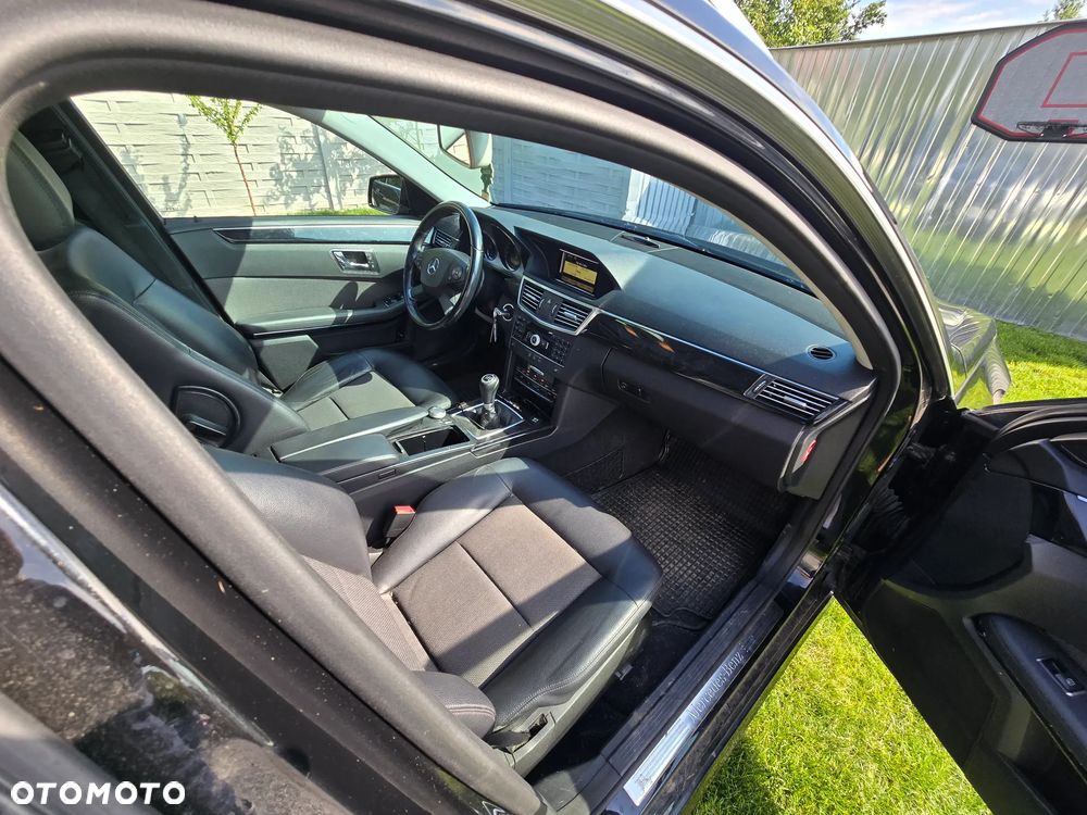 Mercedes-Benz Klasa E 200 CDI DPF BlueEFFICIENCY Avantgarde - 22