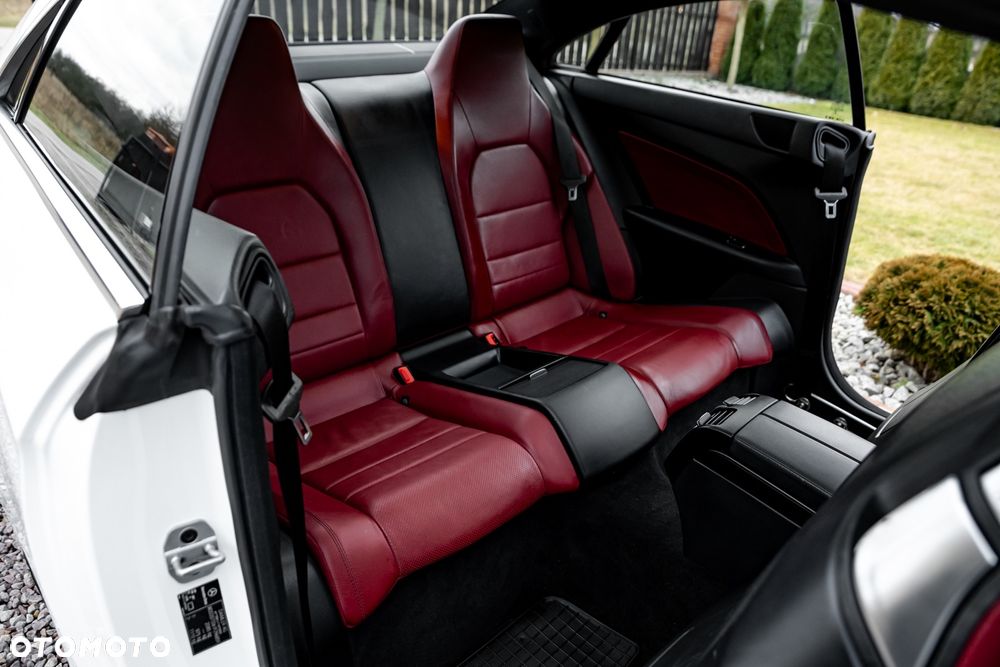 Mercedes-Benz Klasa E 250 7G-TRONIC - 25