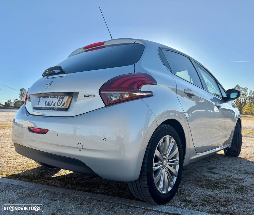 Peugeot 208 1.2 PureTech Style - 4