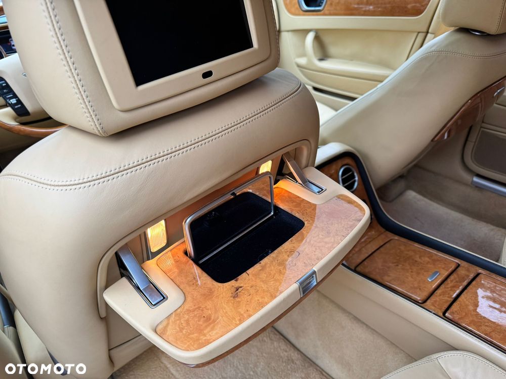 Bentley Flying Spur - 28