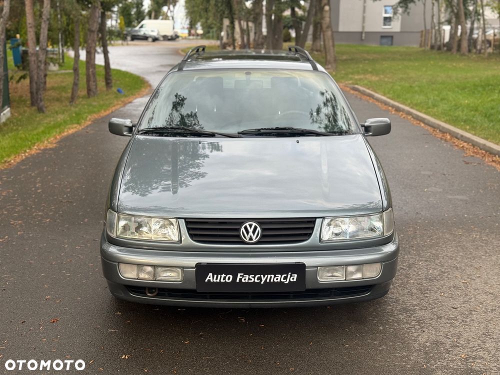 Volkswagen Passat - 2