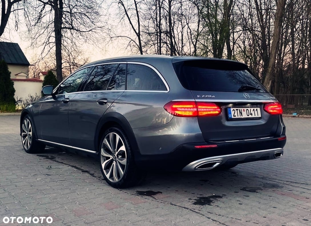 Mercedes-Benz Klasa E 220 d 4-Matic All-Terrain - 3