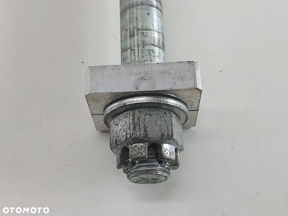 KAWASAKI VERSYS 650 07-09 OŚKA OŚ TYŁ - 8