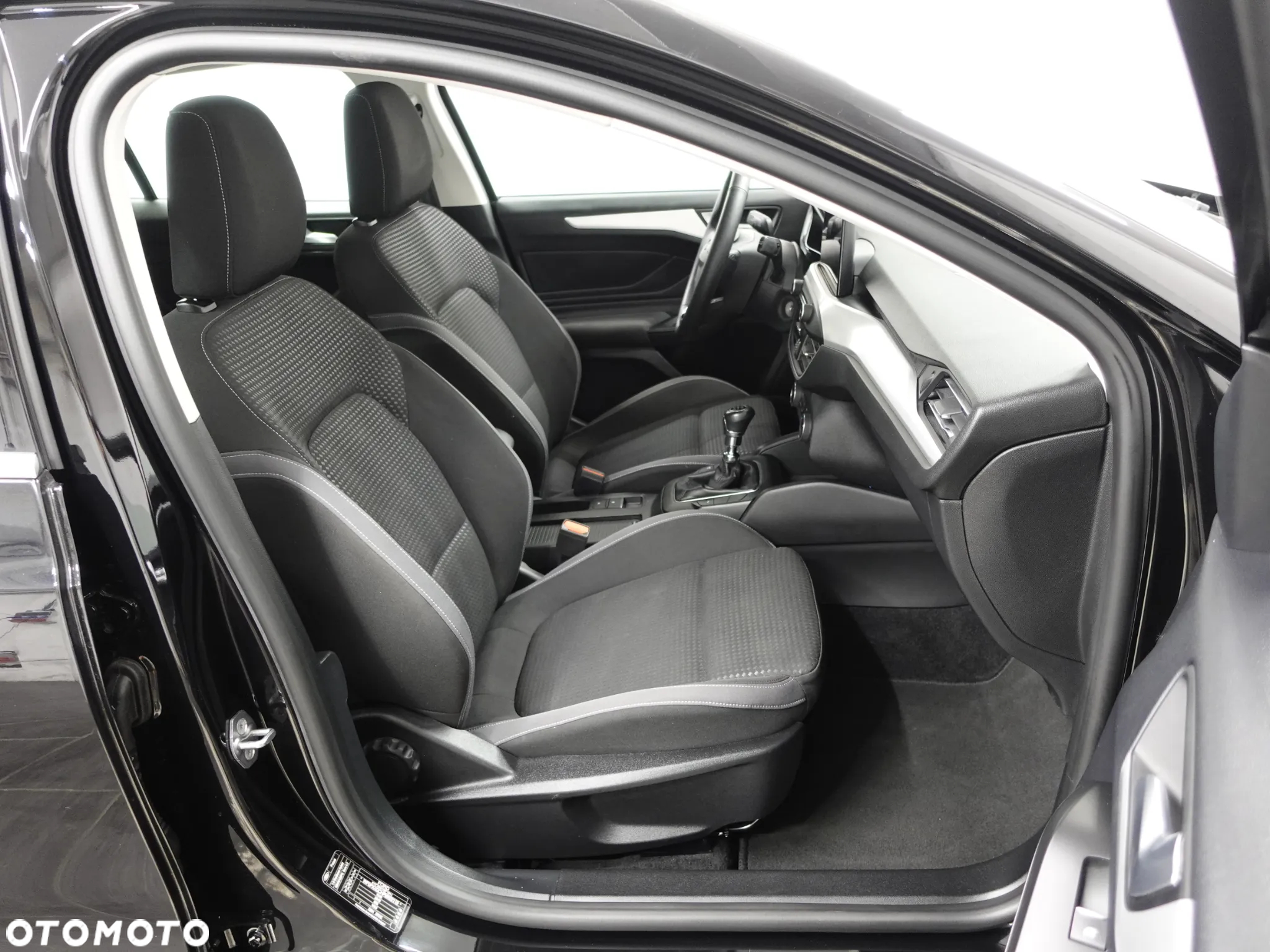 Ford Focus 1.0 EcoBoost mHEV Active - 27