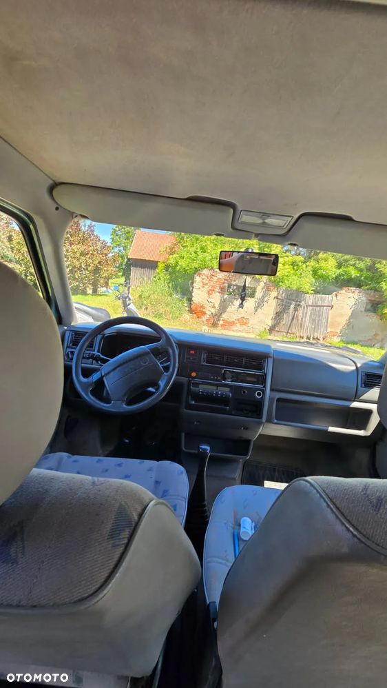 Volkswagen Caravelle TDI GL - 6
