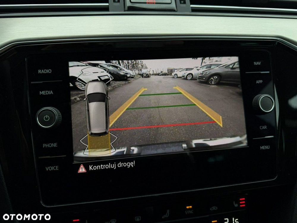 Volkswagen Passat - 20