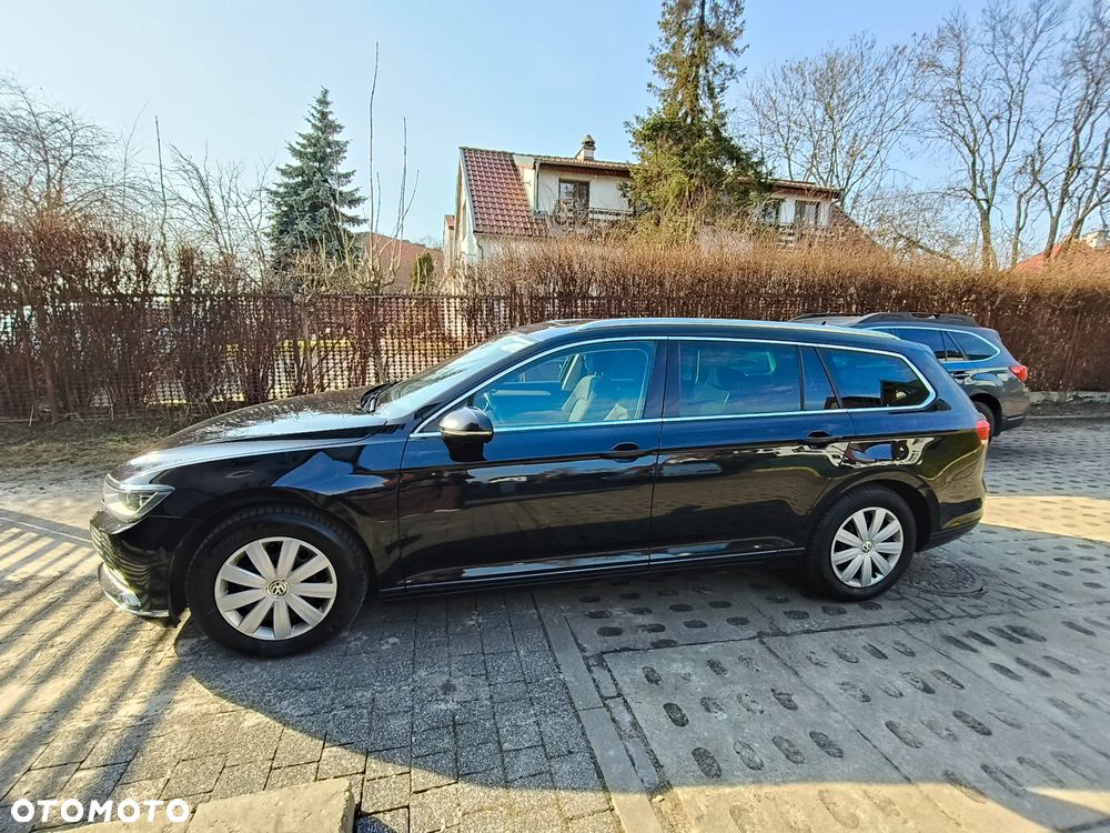 Volkswagen Passat - 4