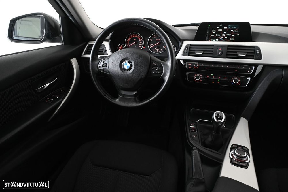 BMW 318 d Touring Advantage - 13