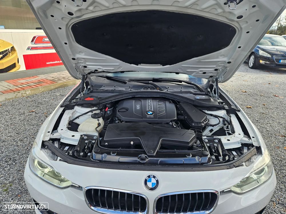 BMW 320 d Line Sport - 34
