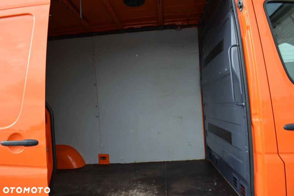 Volkswagen CRAFTER 35 2.0TDI - 21