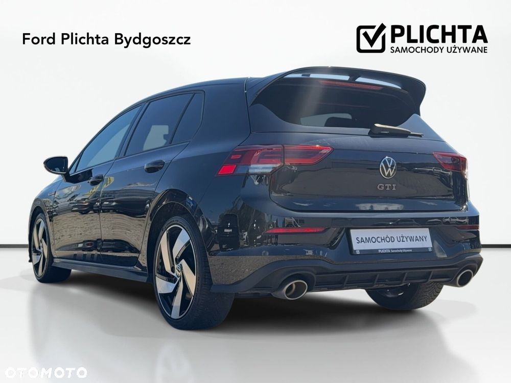 Volkswagen Golf - 8