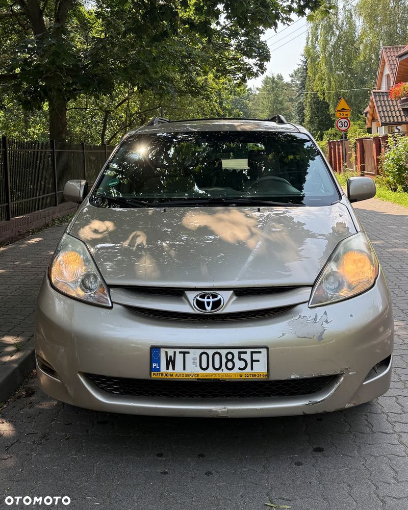 Toyota Sienna 3.3 LE AWD - 1