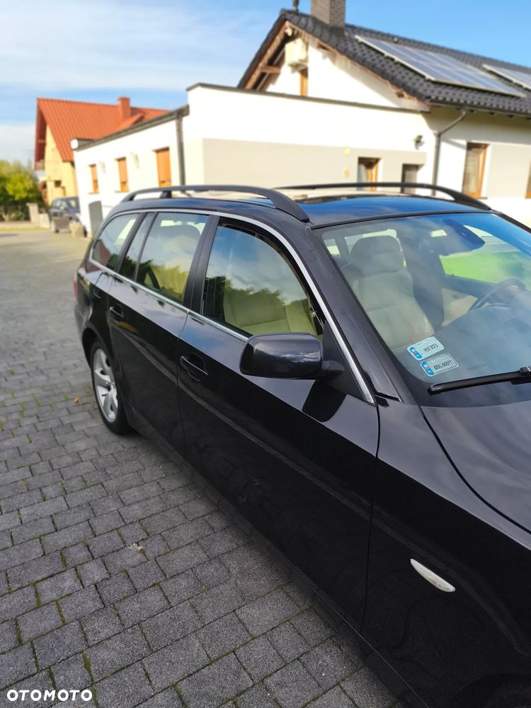 BMW Seria 5 525d Touring - 13