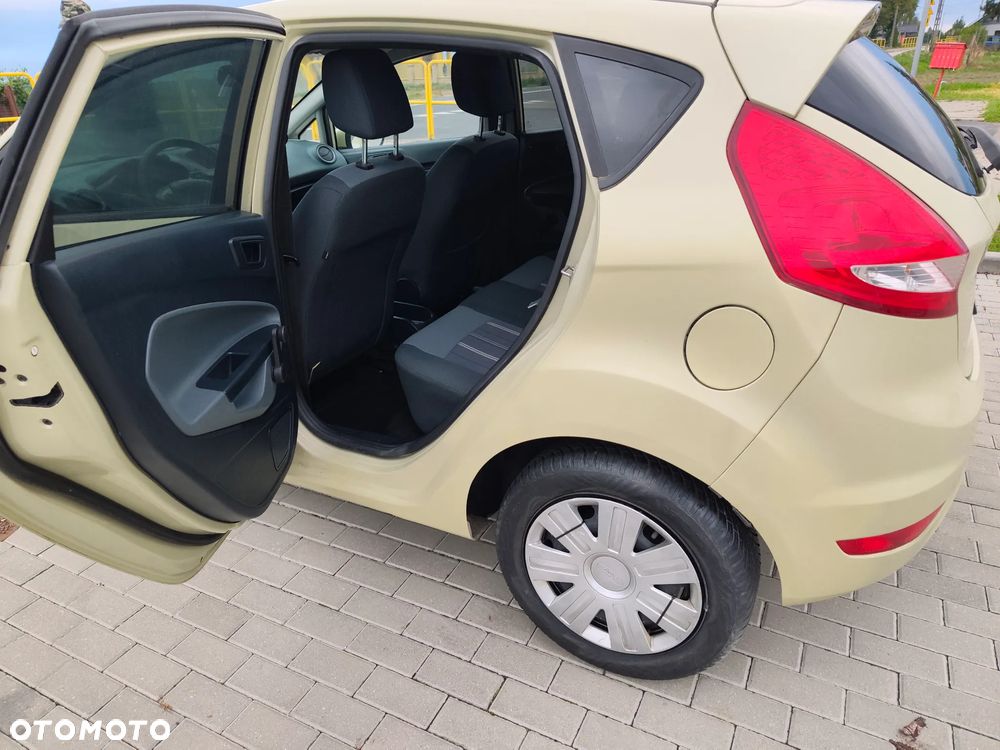 Ford Fiesta 1.25 Ambiente - 40