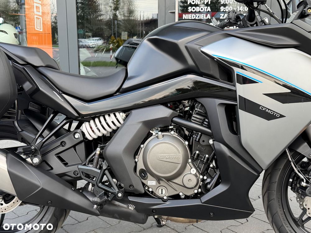 CFMoto 650 MT - 7