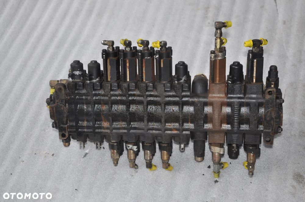 Rozdzielacz hydrauliczny yanmar vio 25 - 3