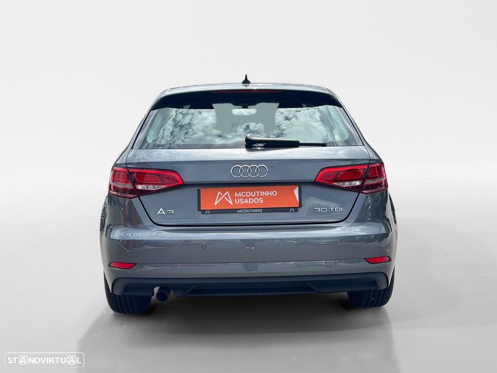 Audi A3 Sportback 1.6 TDI Design - 4