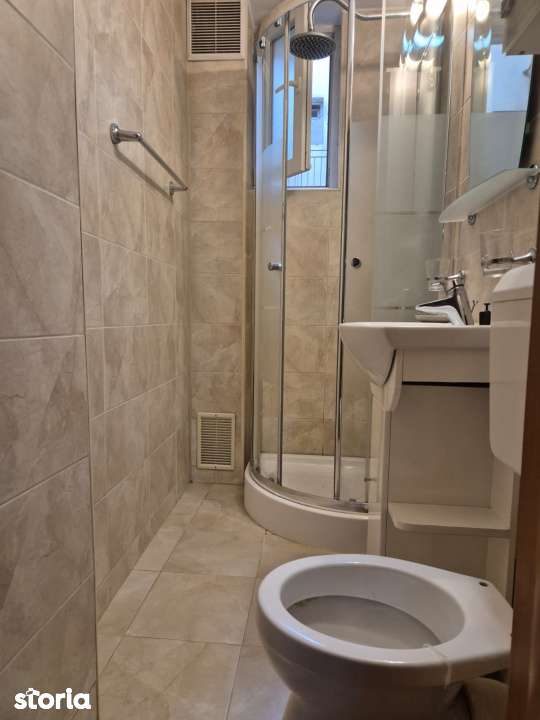 Garsoniera de inchiriat | Zona P-ta Romana | 7' de metrou P-ta Romana - Imagine principală: 5/7