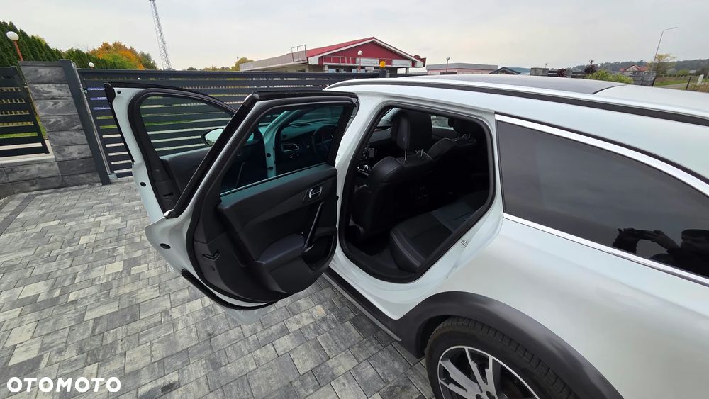 Peugeot 508 RXH Hybrid4 - 14
