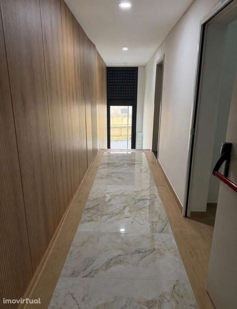 T2+2 Último piso com elevador | Metro Marques/ Faria Guimarães - Grande imagem: 2/16