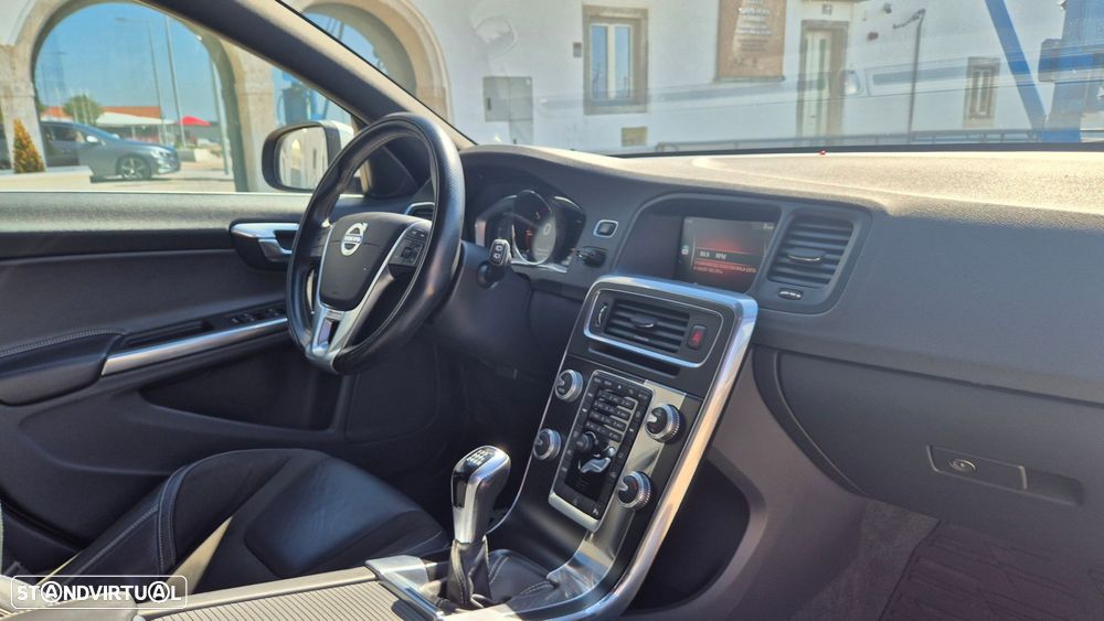 Volvo V60 2.0 D2 R-Design Momentum - 17
