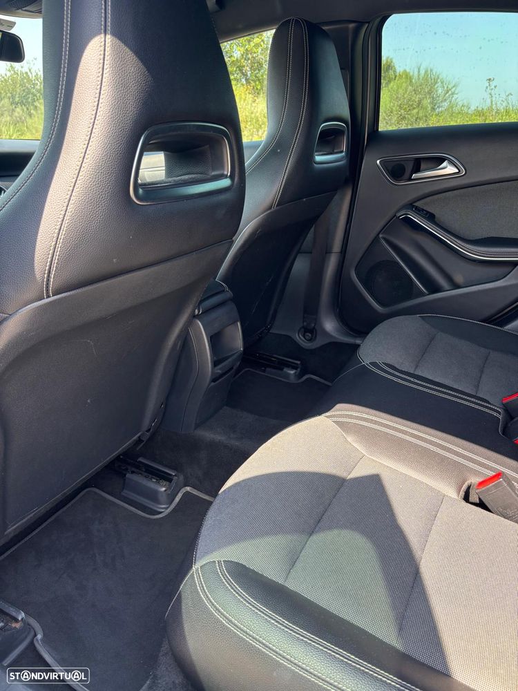 Mercedes-Benz A 200 d AMG Line - 6