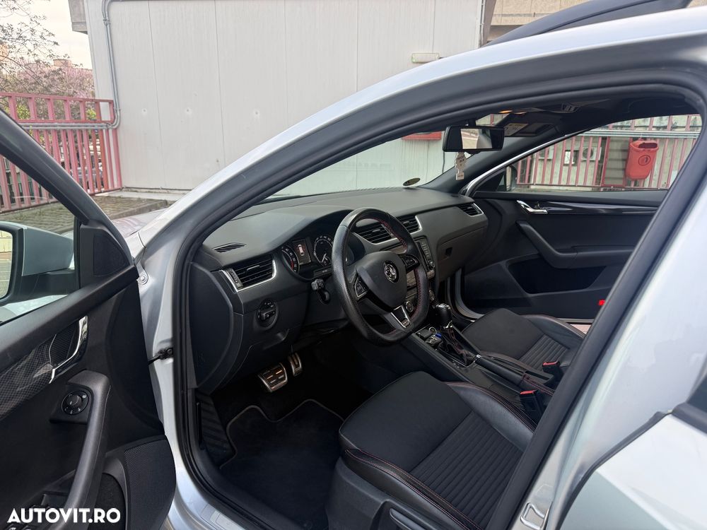Skoda Octavia 2.0 TDI DSG RS - 19