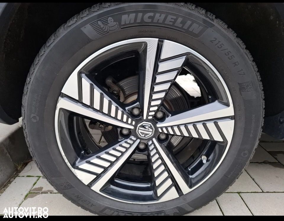 MG ZS EV Luxury - 19