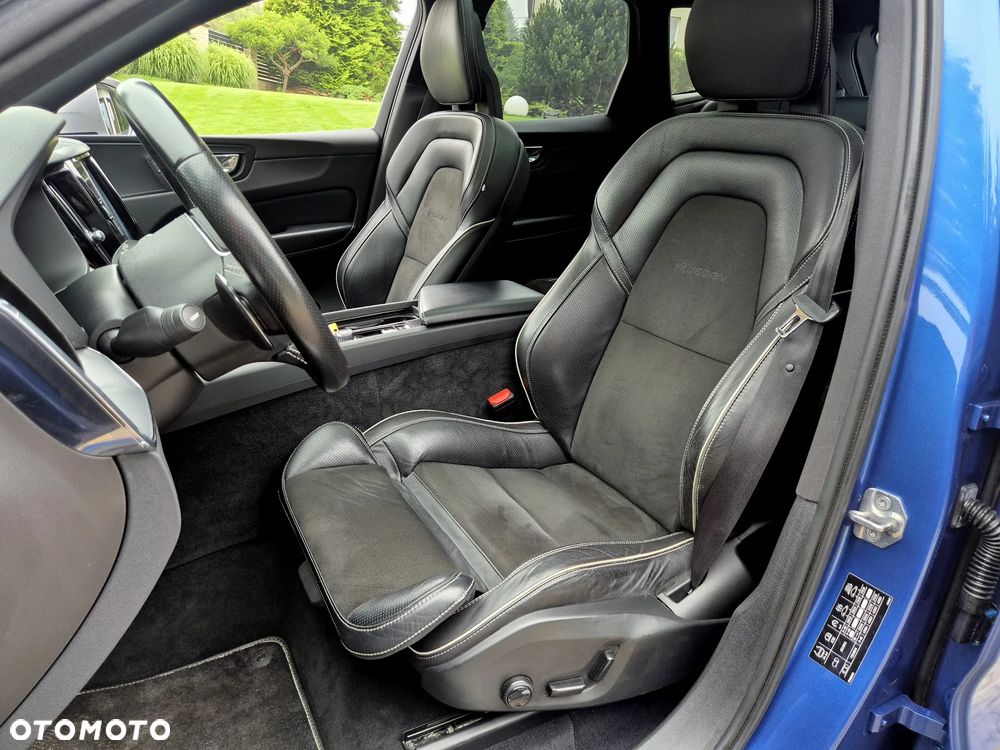 Volvo XC 60 D4 AWD R-Design - 6