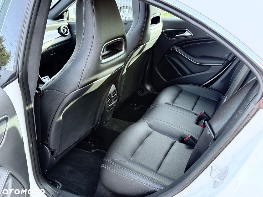Mercedes-Benz CLA 250 4Matic 7G-DCT Edition 1 - 9