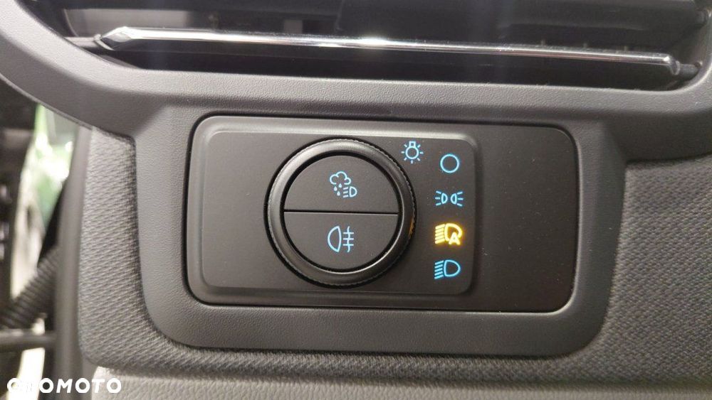 Ford Tourneo Custom - 9