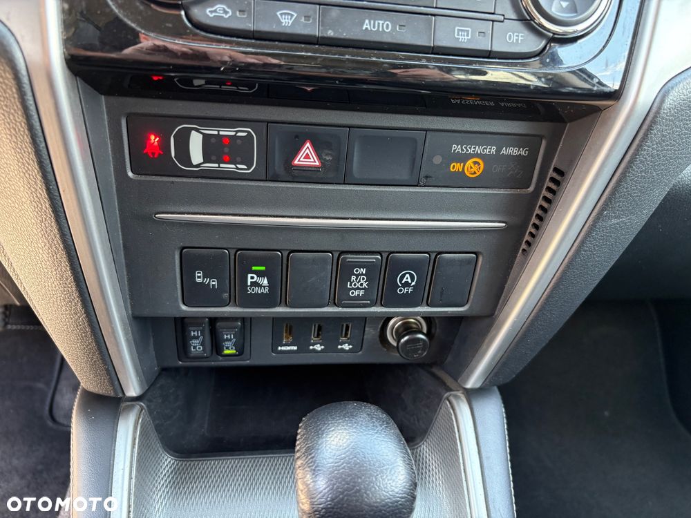 Mitsubishi L200 Pick Up 4x4 S&S Autm Double Cab Plus - 10