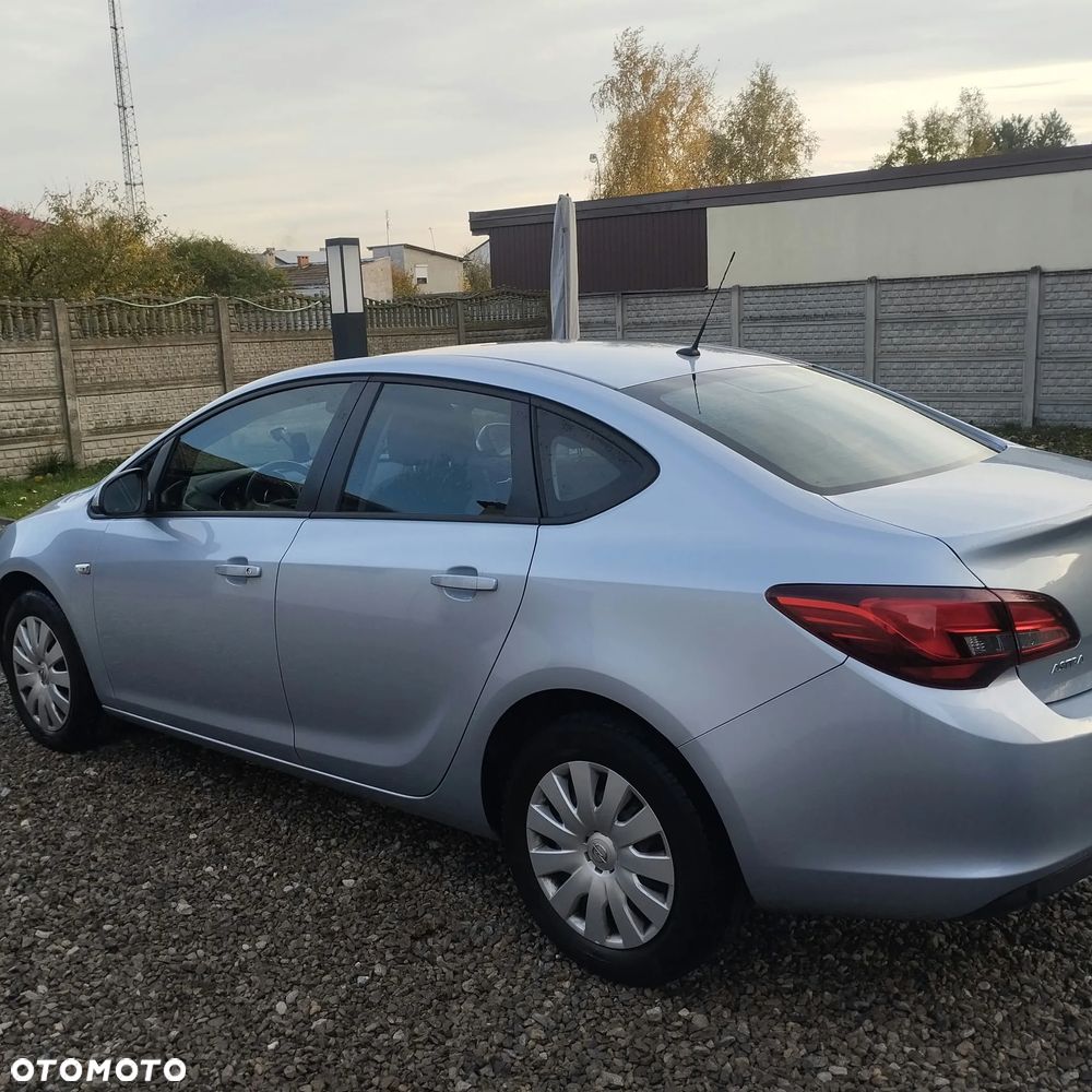 Opel Astra 2018 photo 3