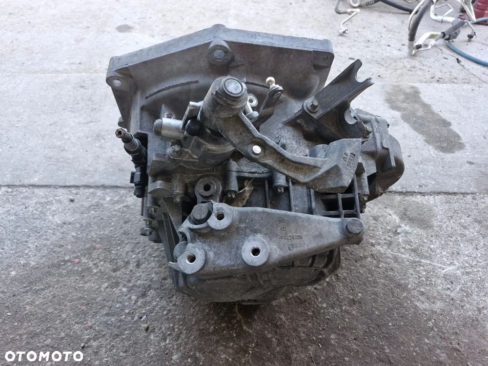 Skrzynia biegów opel astra H zafira B 1.9 cdti