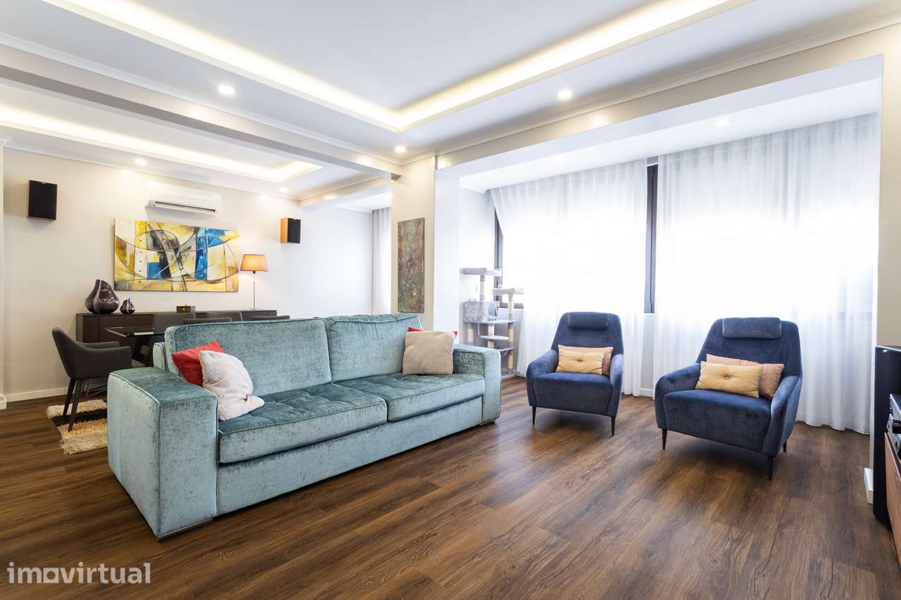 T4 Convertido em T3 Totalmente Remodelado | 135 m² | Oeiras - Grande imagem: 2/37