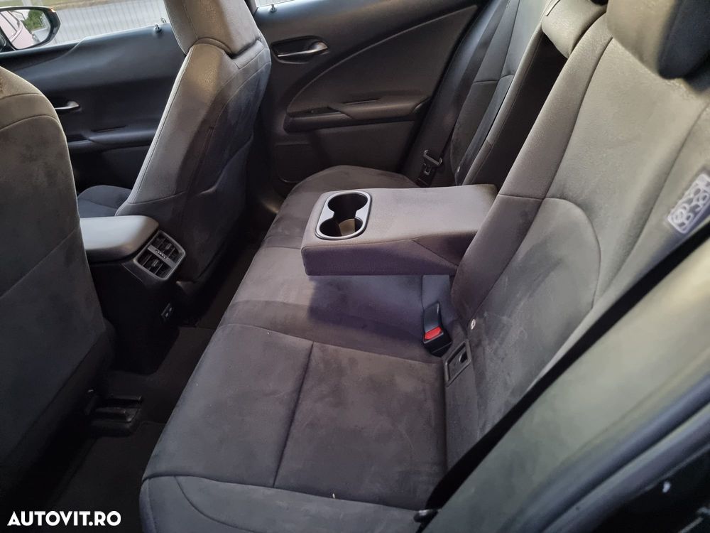 Lexus UX - 26