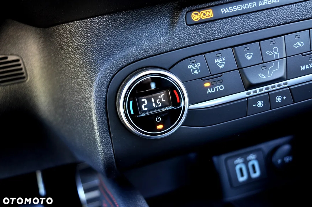 Ford Focus Turnier 1.5 EcoBlue Start-Stopp-System ST-LINE X - 33