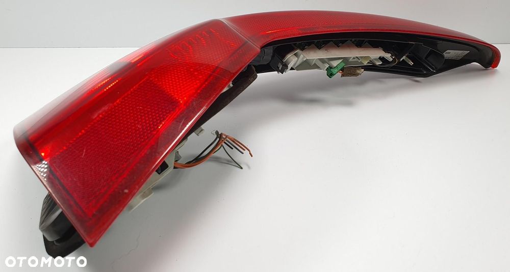 LAMPA PRAWY TYŁ TYLNA VOLVO V50 LIFT 30744542 EUROPA - 3