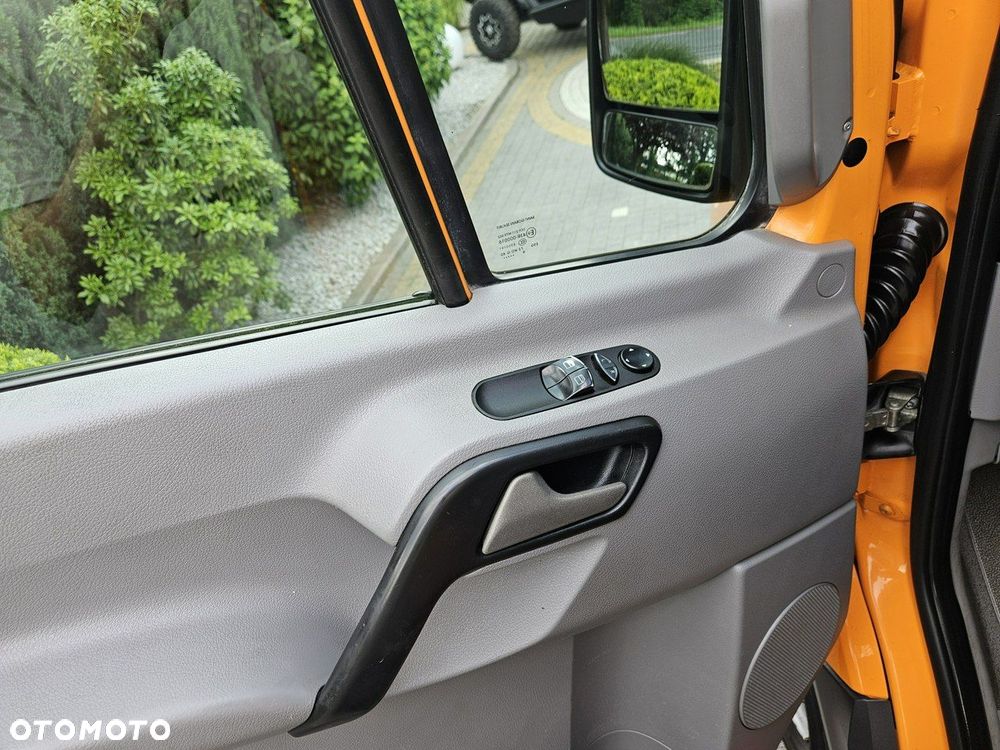 Mercedes-Benz Sprinter - 15