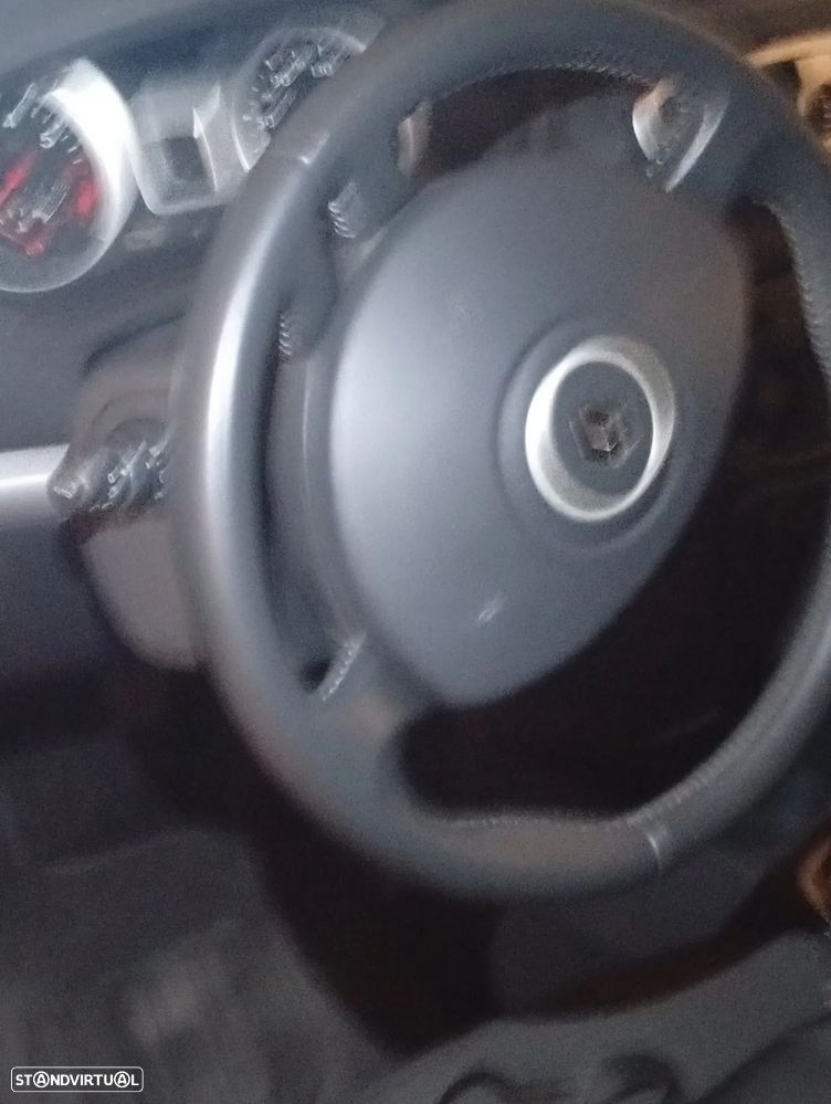 Renault Clio Sport Tourer - 18